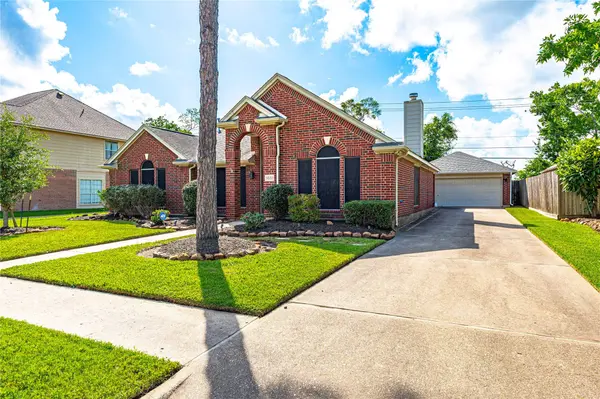3522 Pine Chase DR, Pearland, TX 77581
