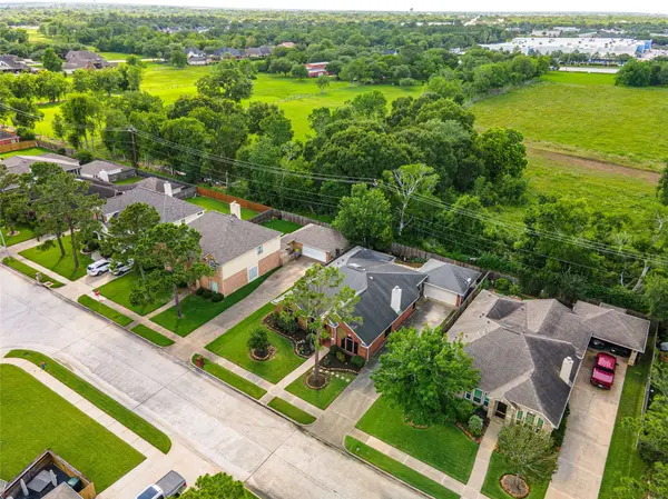 3522 Pine Chase DR, Pearland, TX 77581