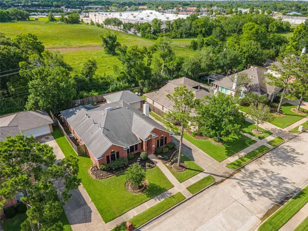 3522 Pine Chase DR, Pearland, TX 77581