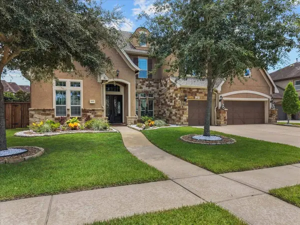 1817 Eagle Creek DR, Friendswood, TX 77546