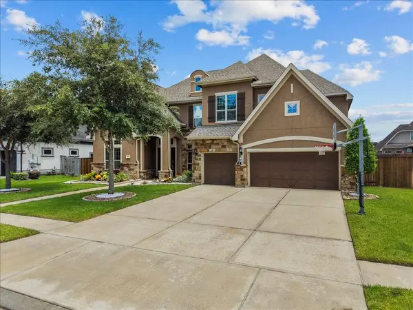 1817 Eagle Creek DR, Friendswood, TX 77546