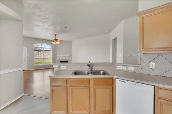 5010 Blanco DR, Pearland, TX 77584