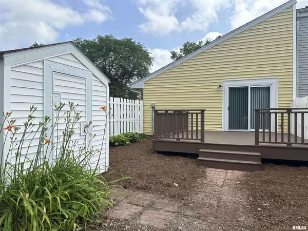 70 CARRIAGE HILL, Macomb, IL 61455