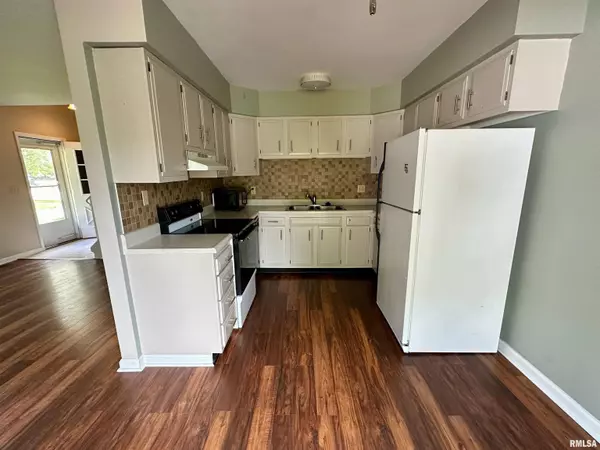 70 CARRIAGE HILL, Macomb, IL 61455