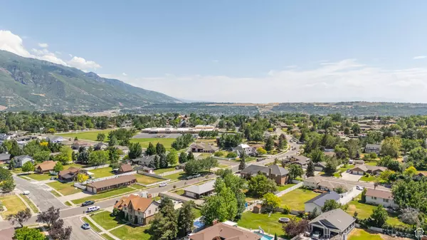 5883 S JARED WAY E, South Ogden, UT 84403