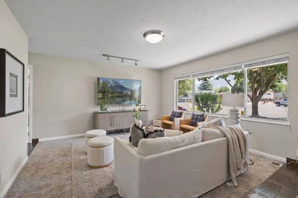 2370 E QUAIL RUN CIR, Sandy, UT 84093
