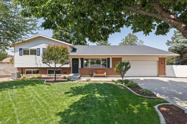 2370 E QUAIL RUN CIR, Sandy, UT 84093