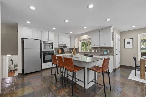 2370 E QUAIL RUN CIR, Sandy, UT 84093