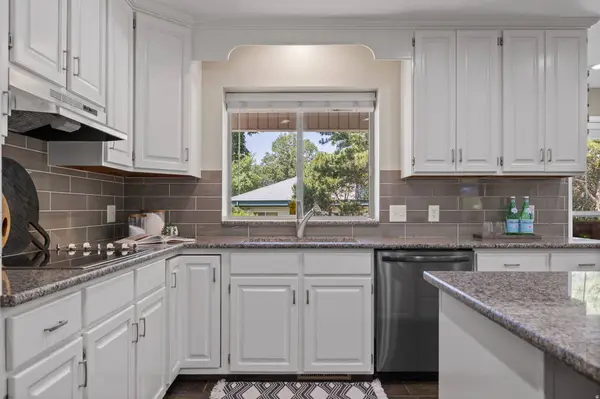 2370 E QUAIL RUN CIR, Sandy, UT 84093