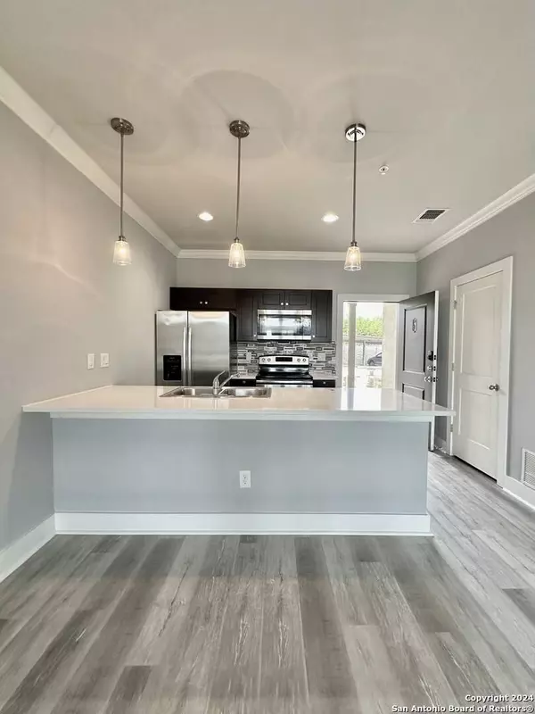 831 terrell UNIT 103, San Antonio, TX 78209