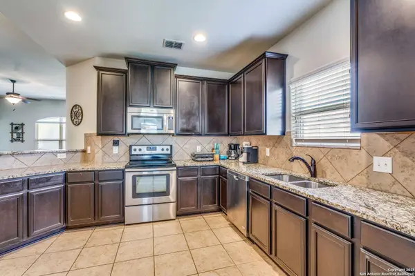 6176 Iris Run, New Braunfels, TX 78213
