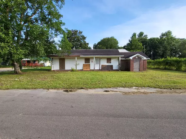 237 Short Columbia, Hattiesburg, MS 39401
