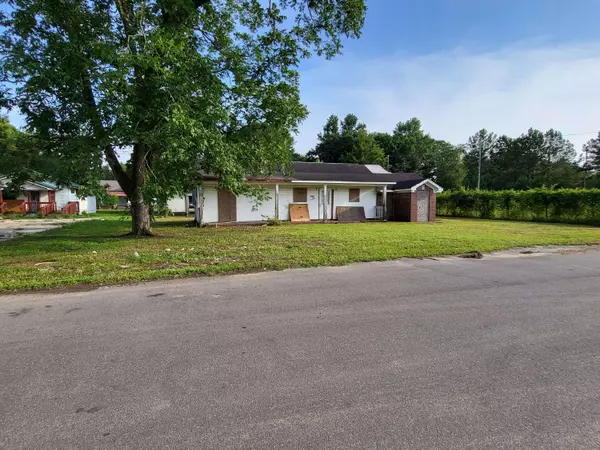 237 Short Columbia, Hattiesburg, MS 39401