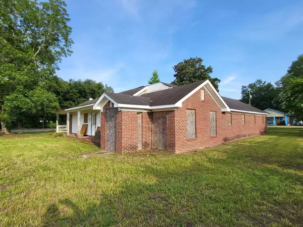 237 Short Columbia, Hattiesburg, MS 39401