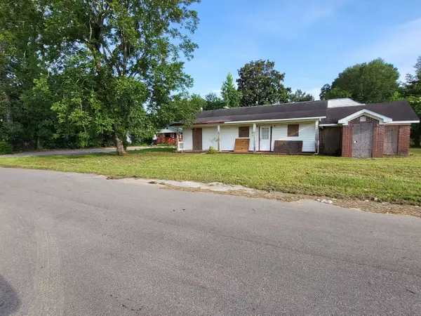 237 Short Columbia, Hattiesburg, MS 39401