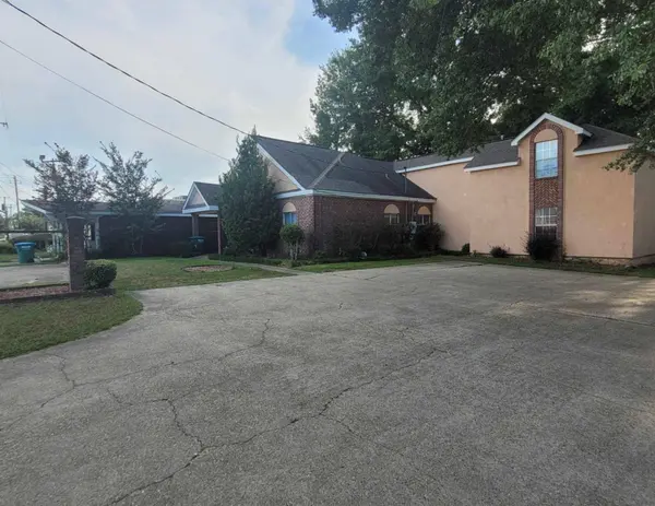 108 N Main St., Petal, MS 39465