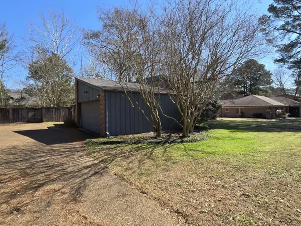 5422 River Thames, Jackson, MS 39211
