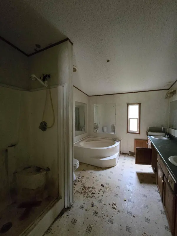 2 Cochran Rd., Richton, MS 39476