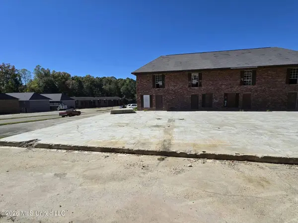 105 Plantation Boulevard, Hattiesburg, MS 39401