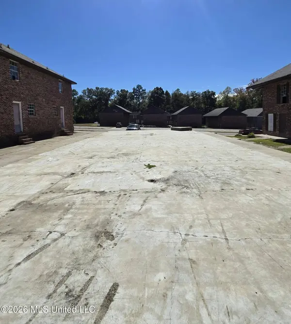 105 Plantation Boulevard, Hattiesburg, MS 39401