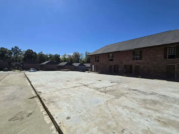 105 Plantation Blvd., Hattiesburg, MS 39401