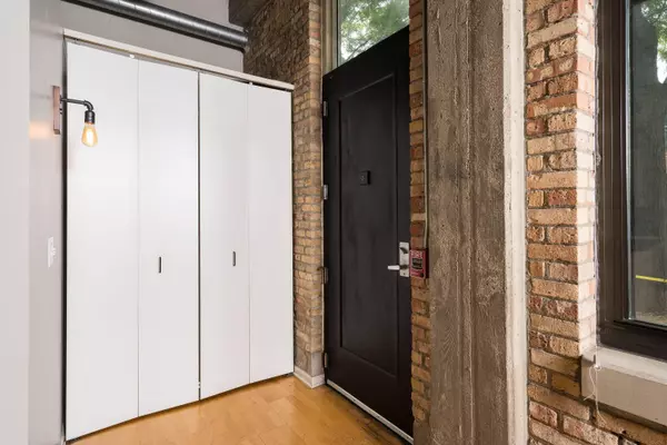 1924 N Hubbard St Unit 109, Milwaukee, WI 53212