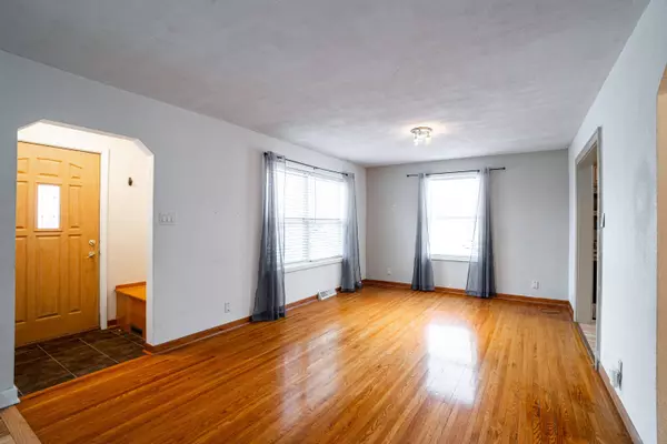 383 W Loos St, Hartford, WI 53027