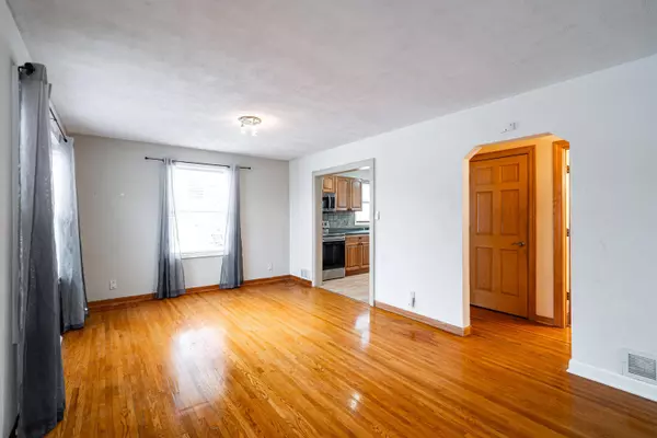 383 W Loos St, Hartford, WI 53027