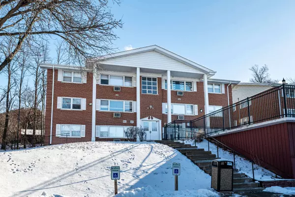 225 Country Club Dr Unit 3D, Lake Geneva, WI 53147