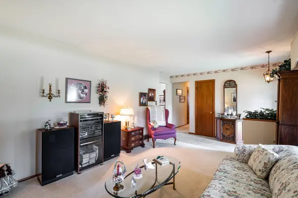 3351 Moraine Dr, Richfield, WI 53033