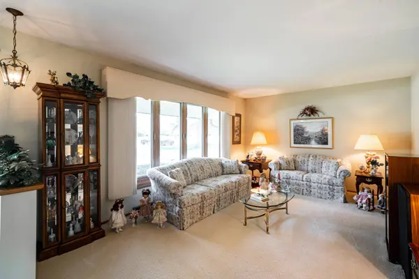 3351 Moraine Dr, Richfield, WI 53033
