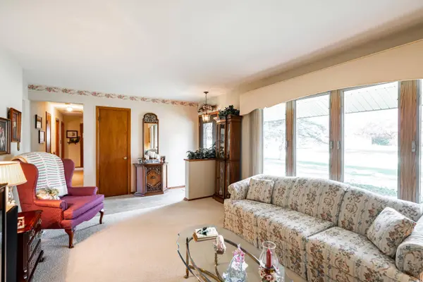 3351 Moraine Dr, Richfield, WI 53033