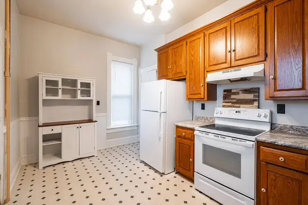 524 Madison St, Waukesha, WI 53188