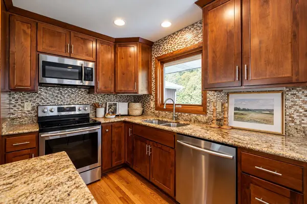2240 W Greenwood Rd, Glendale, WI 53209