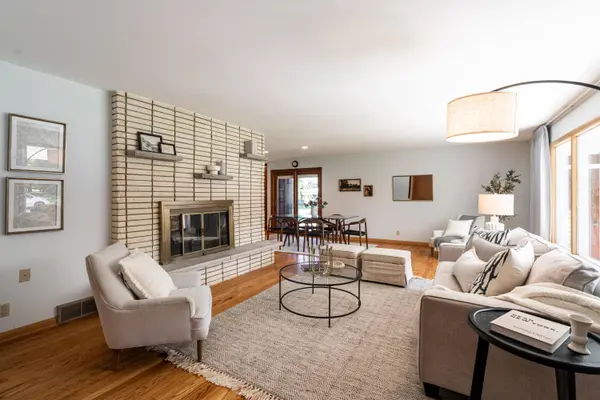 2240 W Greenwood Rd, Glendale, WI 53209
