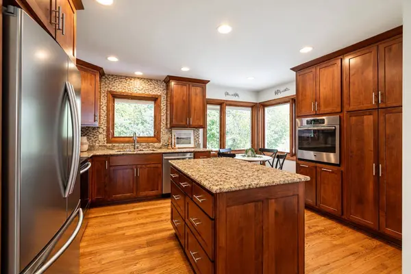 2240 W Greenwood Rd, Glendale, WI 53209