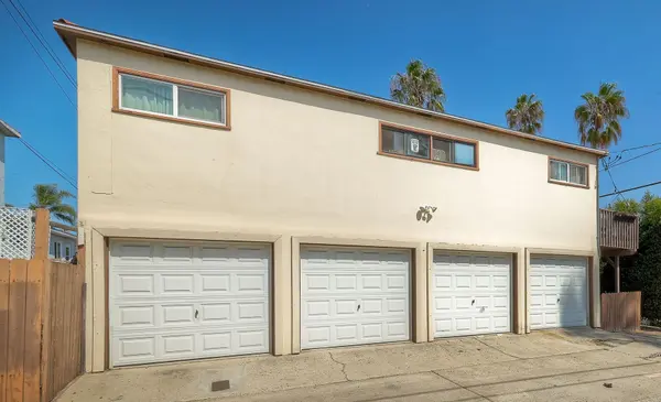 Photo of San Diego apartment complex