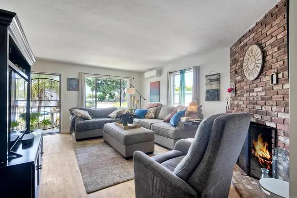 1080 Buena PL, Carlsbad, CA 92008