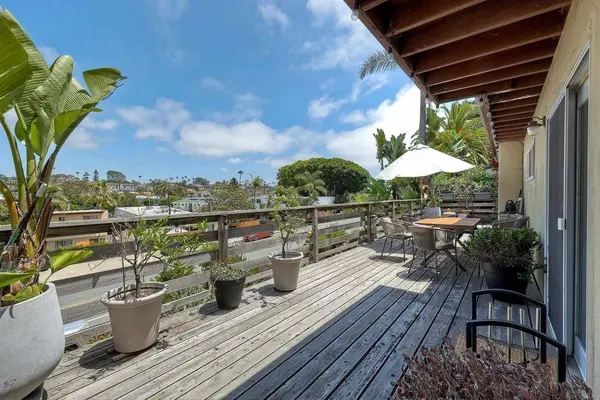 1034 3rd ST, Encinitas, CA 92024