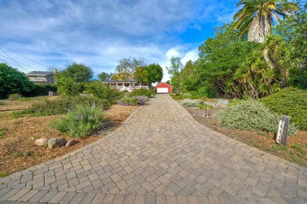 2234 Mira Sol DR, Vista, CA 92084