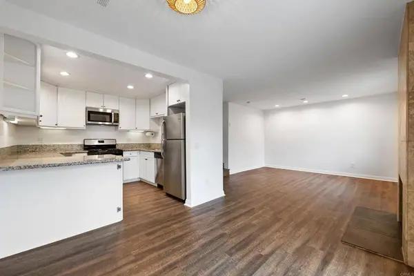 996 Marlin DR, Vista, CA 92084
