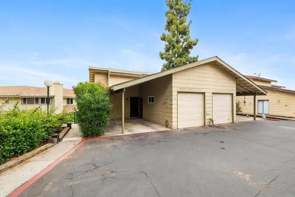 996 Marlin DR, Vista, CA 92084