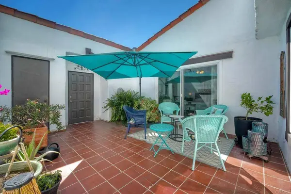 1208 La Paloma Glen, Escondido, CA 92026