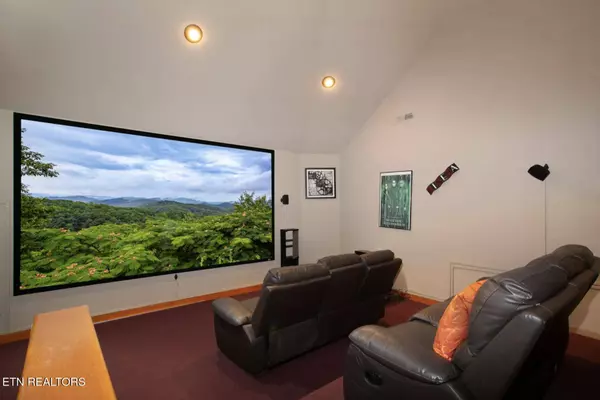 2087 Kerr Rd, Sevierville, TN 37876