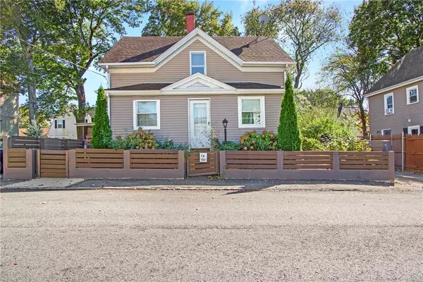 16 Grover ST, North Providence, RI 02911