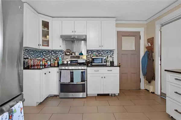 16 Grover ST, North Providence, RI 02911