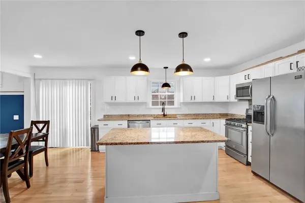 40 Rosner AVE, North Providence, RI 02904