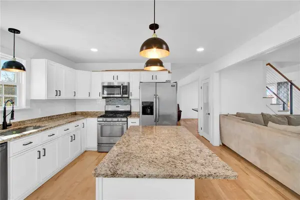 40 Rosner AVE, North Providence, RI 02904