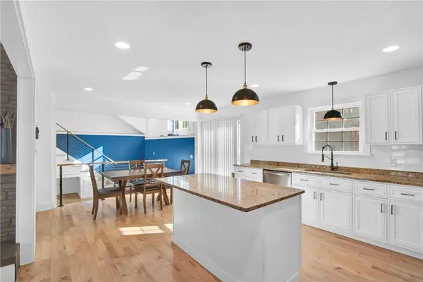 40 Rosner AVE, North Providence, RI 02904