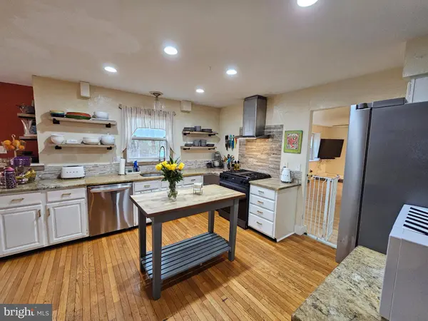 31 SIGNAL HILL DR, Voorhees, NJ 08043